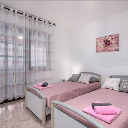 Apartment Palma Пула Екстериор снимка