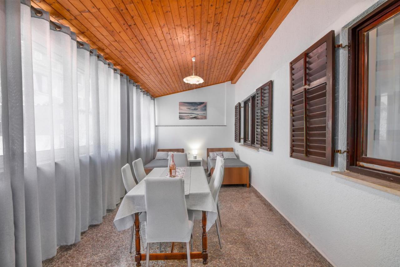 Apartment Palma Пула Екстериор снимка