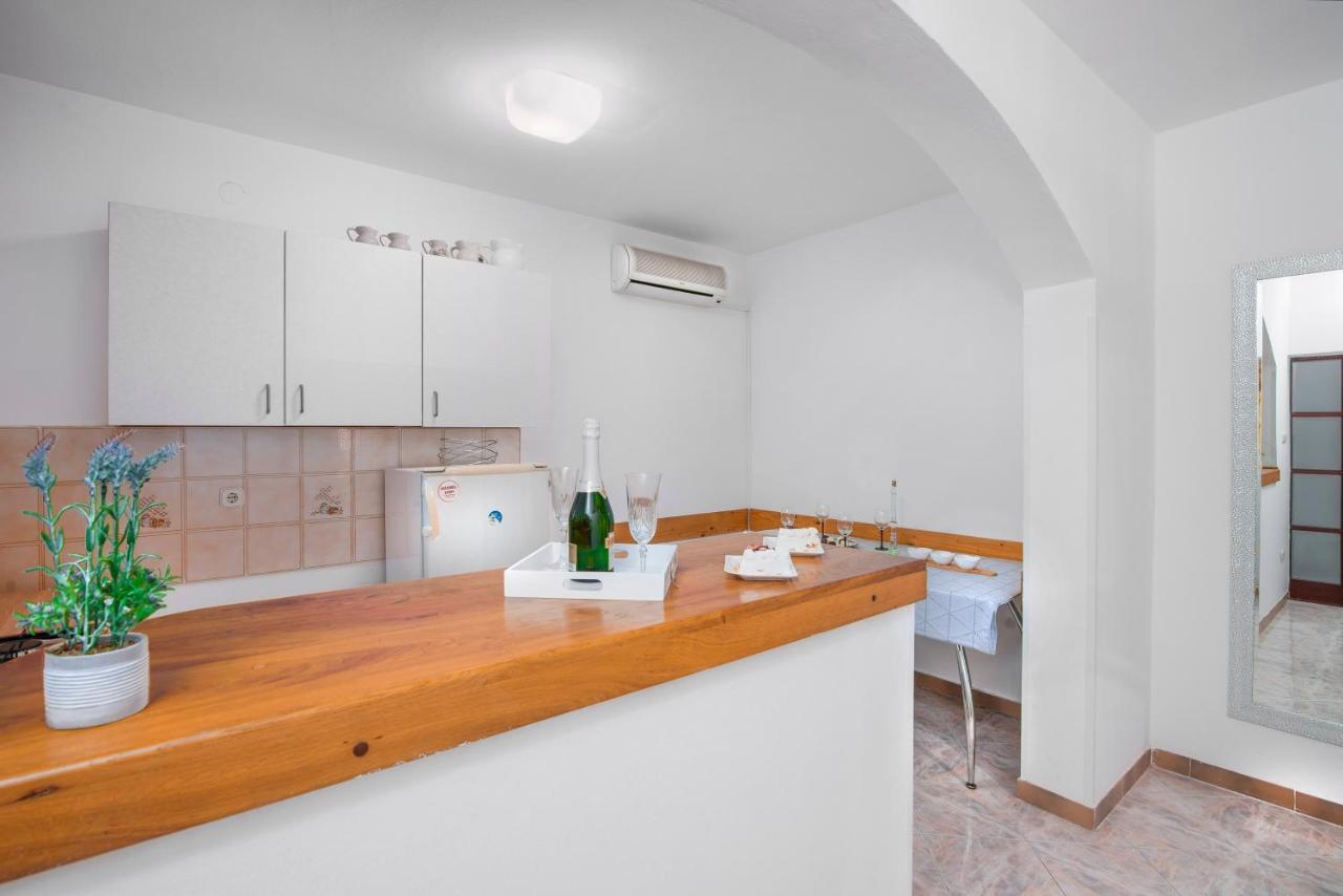 Apartment Palma Пула Екстериор снимка