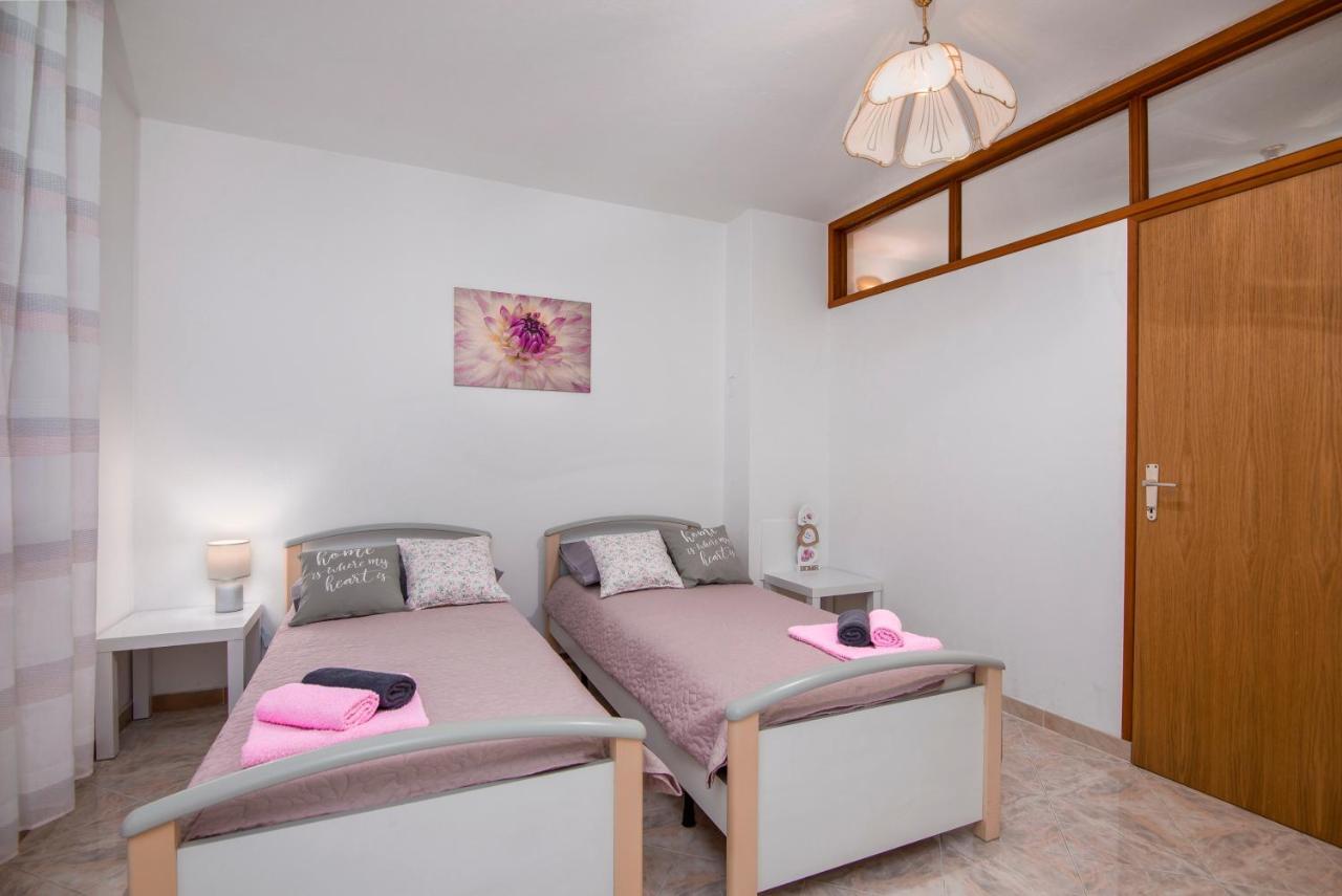 Apartment Palma Пула Екстериор снимка