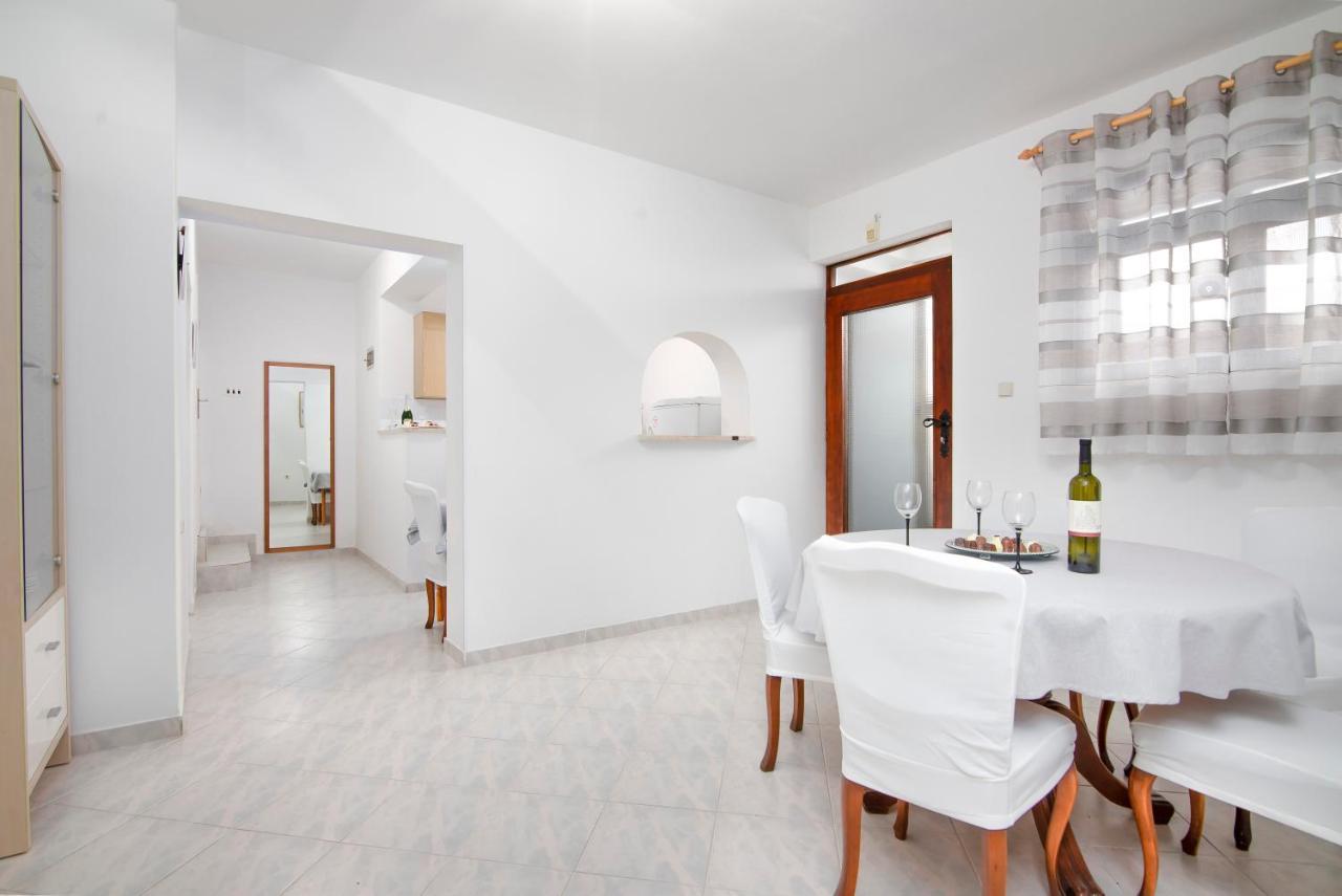 Apartment Palma Пула Екстериор снимка